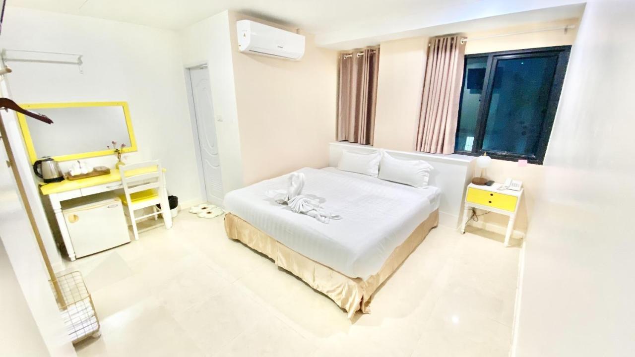 Abcyq Hotel Bangkok Exterior photo