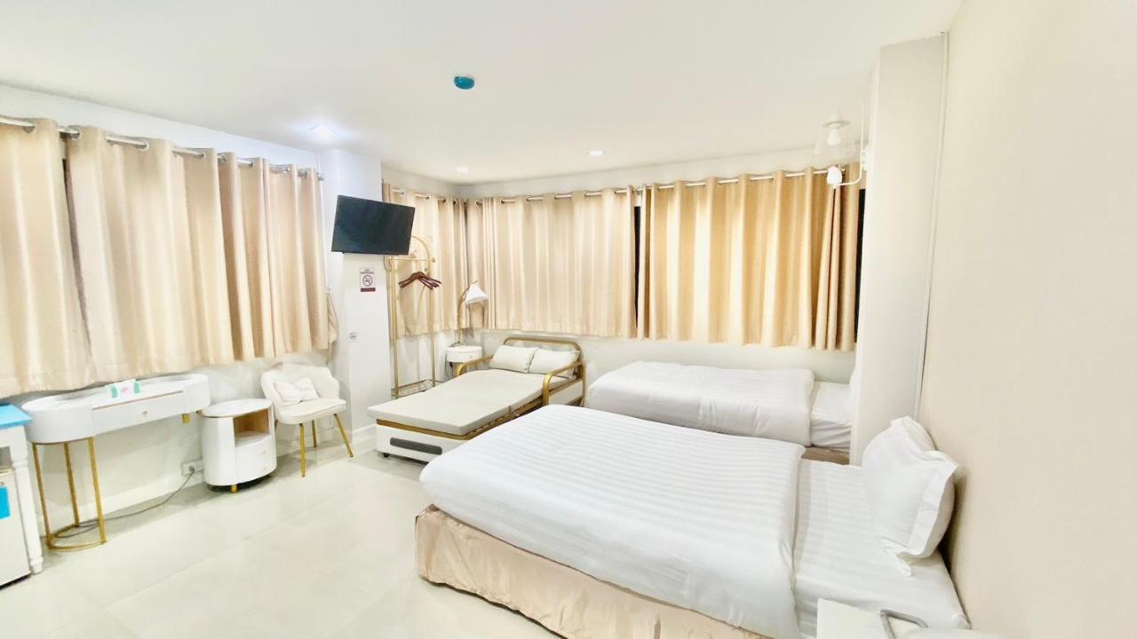 Abcyq Hotel Bangkok Exterior photo